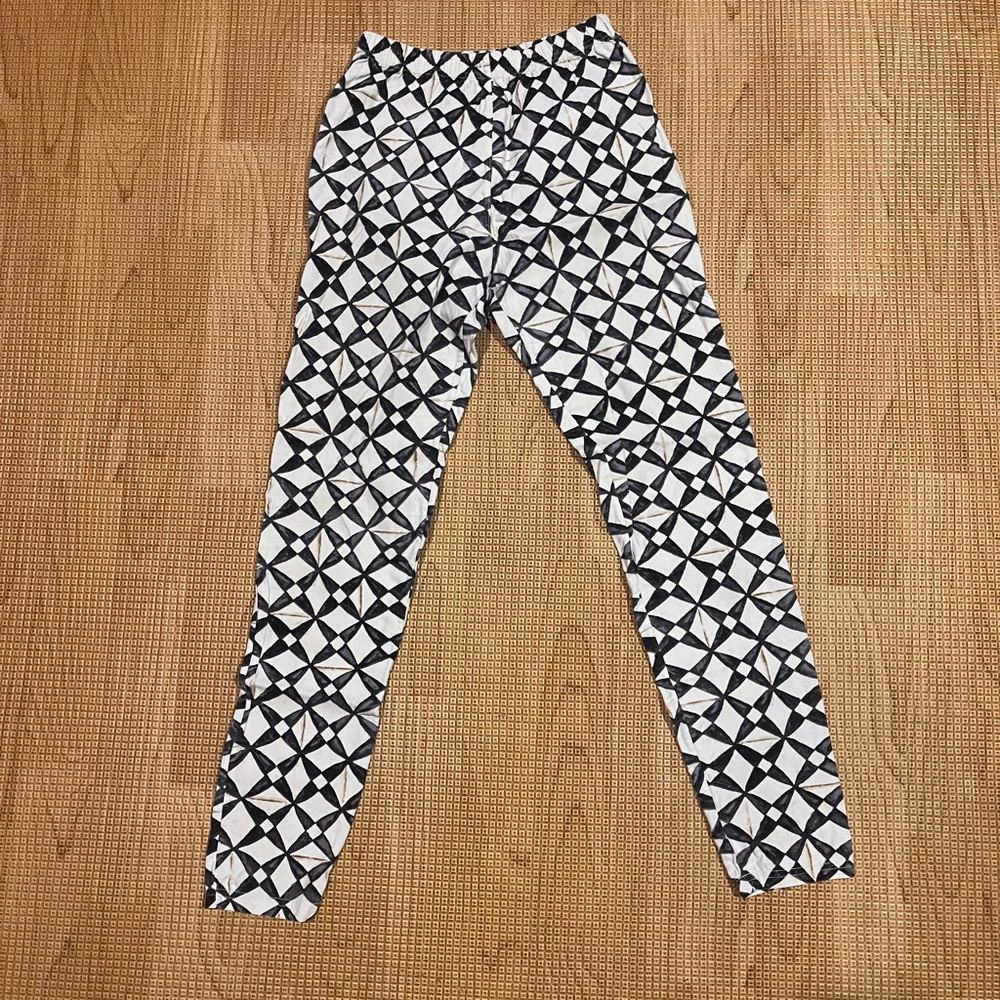 Geometric Black and White Leggings